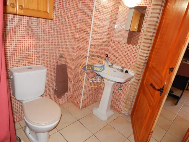 OPORTUNIDAD, CASA REFORMADA CON PISCINA Y OTRAS COMODIDADES. — 23