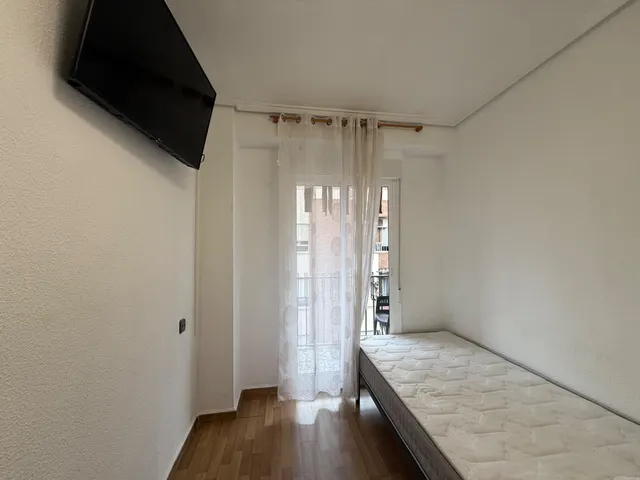 Se alquila habitación muy cerca de la universidad — 17