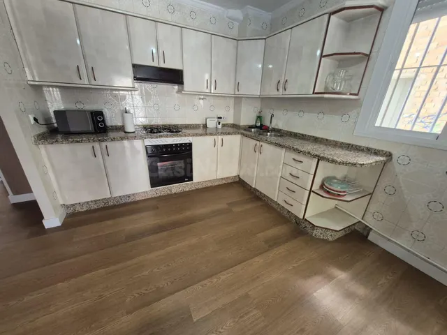 SE ALQUILA CASA EN ZONA PORTICHUELO - foto 3