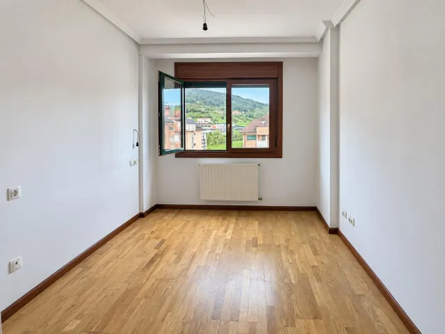¡a estrenar! dos dormitorios, terraza, garaje y trastero en Oviedo — 49