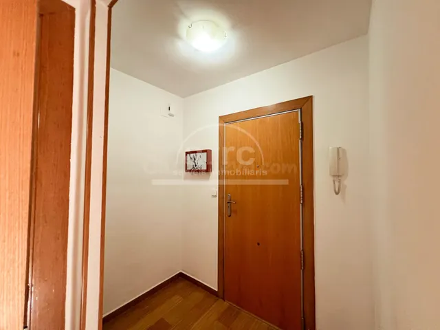 Ático con terraza privada de 60 m2, cerca del mar y de la es - foto 2