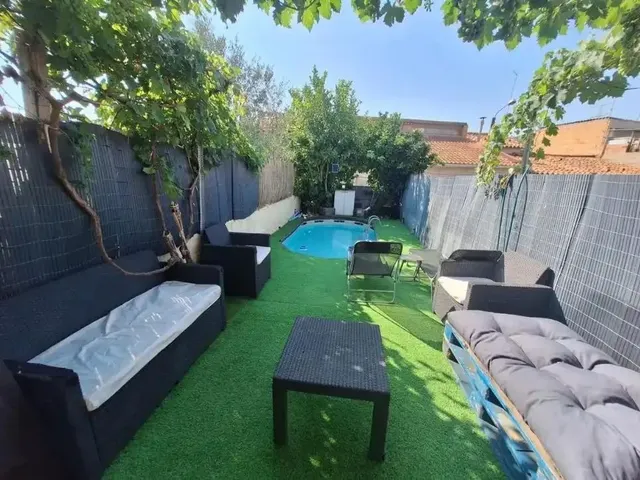 Casa con piscina privada, terrazas y posibilidad de garaje en el centro de Castellar del Vallès — 11