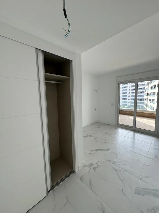 Apartamento de lujo en primera línea de mar con 3 dormitorios, 2 terrazas y parking incluido — 17