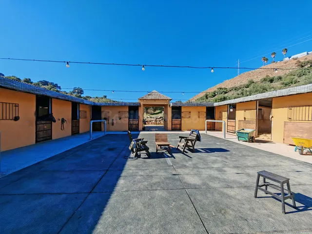 Finca rústica 4 habitaciones 360m² en venta - South of spain — 4