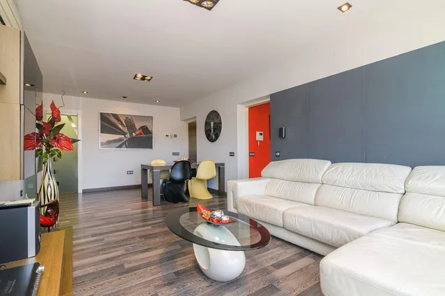 Exclusividad y diseño: 2º piso con ascensor, parking y suite de lujo — 16