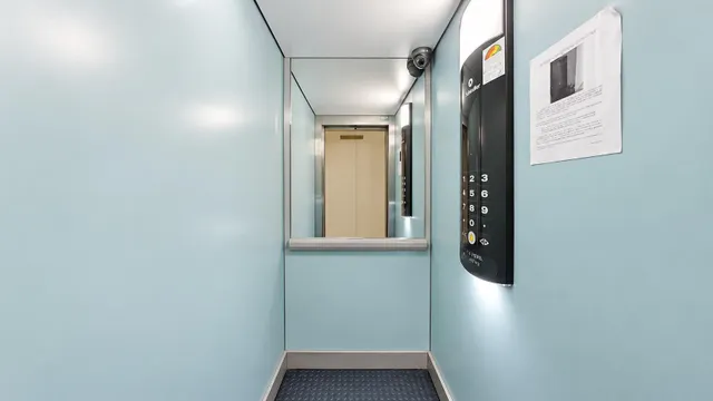 Bonito piso exterior y luminoso de dos dormitorios, baños y aseo en Albolote junto al metro y con plaza de garaje — 28
