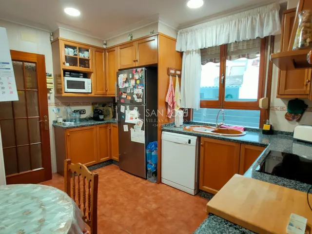 INMOBILIARIA SAN JOSEVENDE EDIFICIO CON DOS PISOS Y GARAJE EN MUY BUEN ESTADO EN EL CENTRO DE ASPE — 29