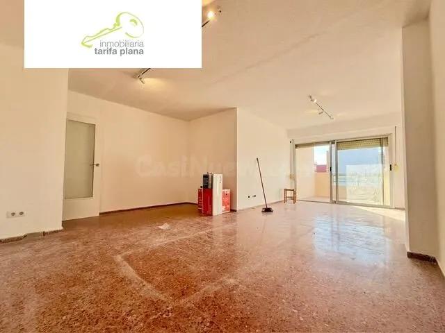 ¡Espectacular piso de 150 m2 en Malilla: espacio, luz y refo - foto 3