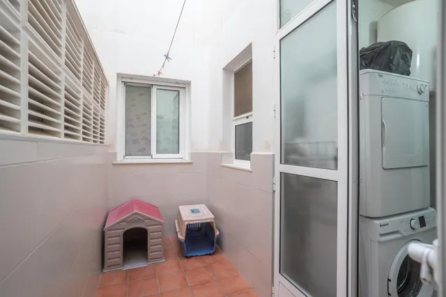 Barrio araceli - almeria: 2 habitaciones + baño + aseo + patio + lavadero + ascensor — 11