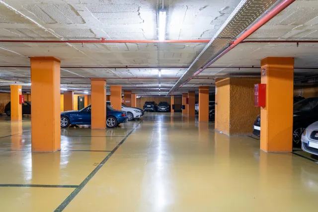 Parking de moto 2m² en alquiler - Les Corts — 11