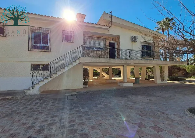 ESPECTACULAR CHALET A UN PASO DE LA PLAYA — 32