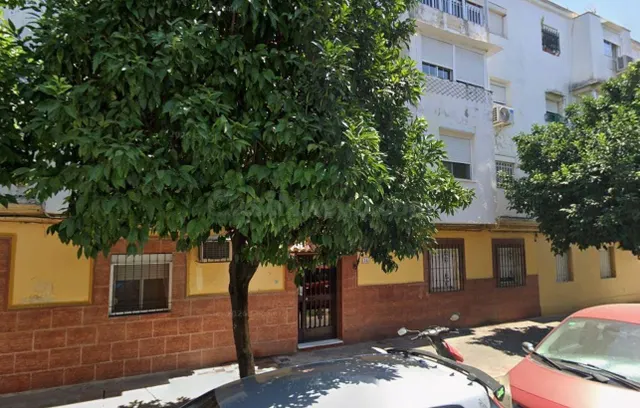 SE VENDE PISO OKUPADO en Calle MEJILLON Nº 34 Sevilla (Sevilla) — 3