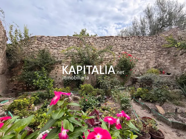 Casa de pueblo con jardin privado en Benialfaqui — 7