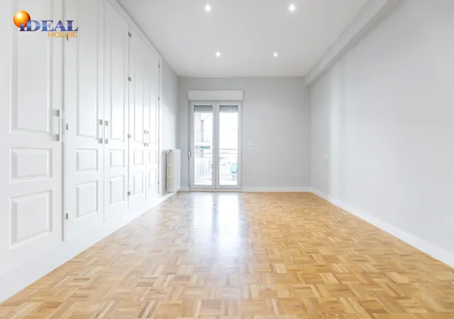 PISO DE 5 DORMITORIOS EN CALLE RECOGIDAS — 11