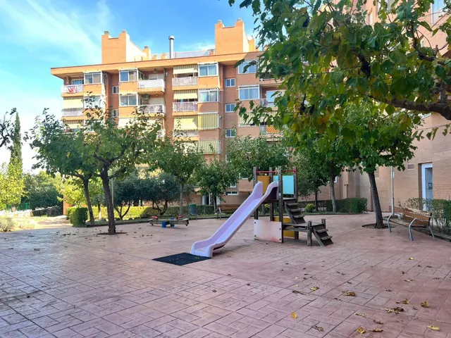 Excepcional vivienda en violant d'hongria con parking doble, trastero y zona comunitaria — 48