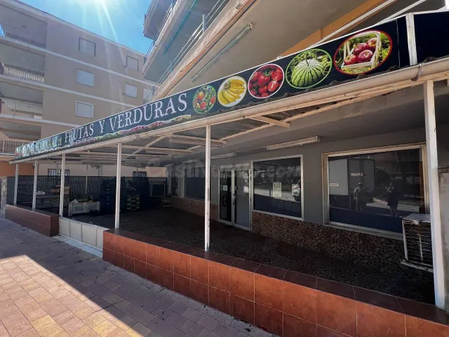 Local comercial 150m² en venta - Playa tavernes