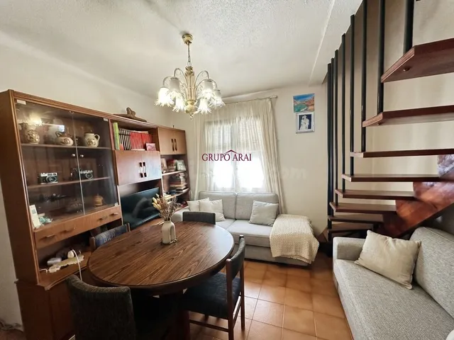 Dúplex de 3 dormitorios con terraza en Virgen del Remedio - foto 3