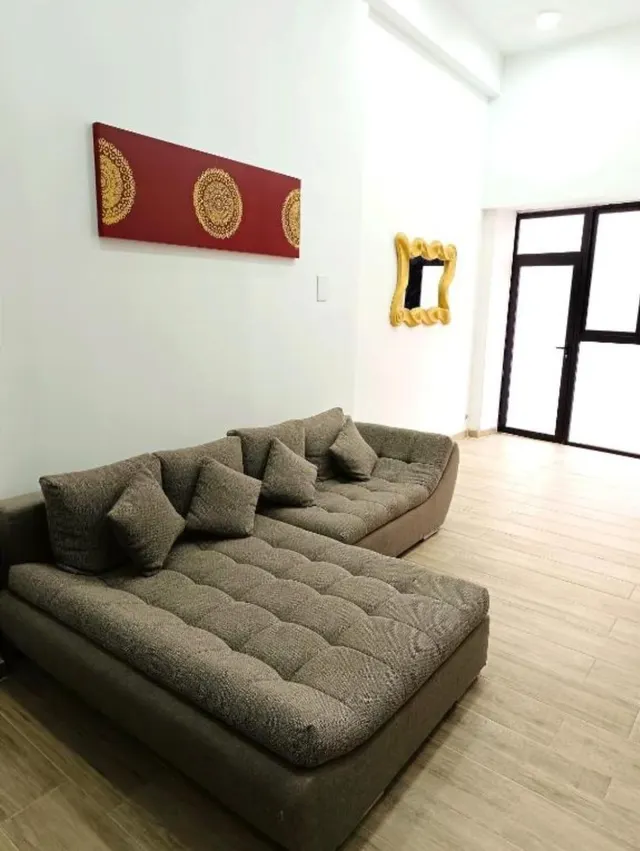 LOCAL COMERCIAL COMO VIVIENDA — 12