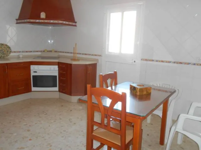 ¡Espacio para toda la familia en planta baja y con una gran terraza! — 7