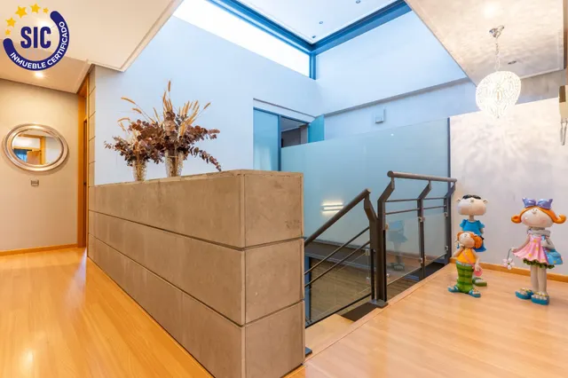 Exclusiva casa en calle Alacuás: espacio, diseño y máximo confort — 25