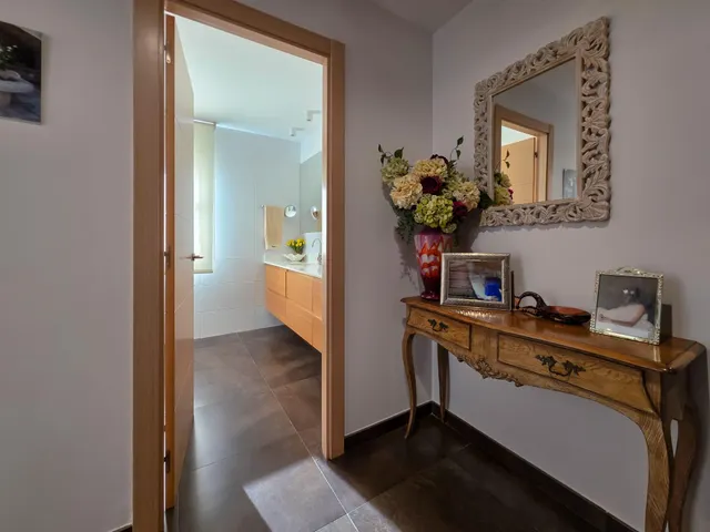 CASA DE 2 PLANTAS CON APARTAMENTO Y JARDIN — 24