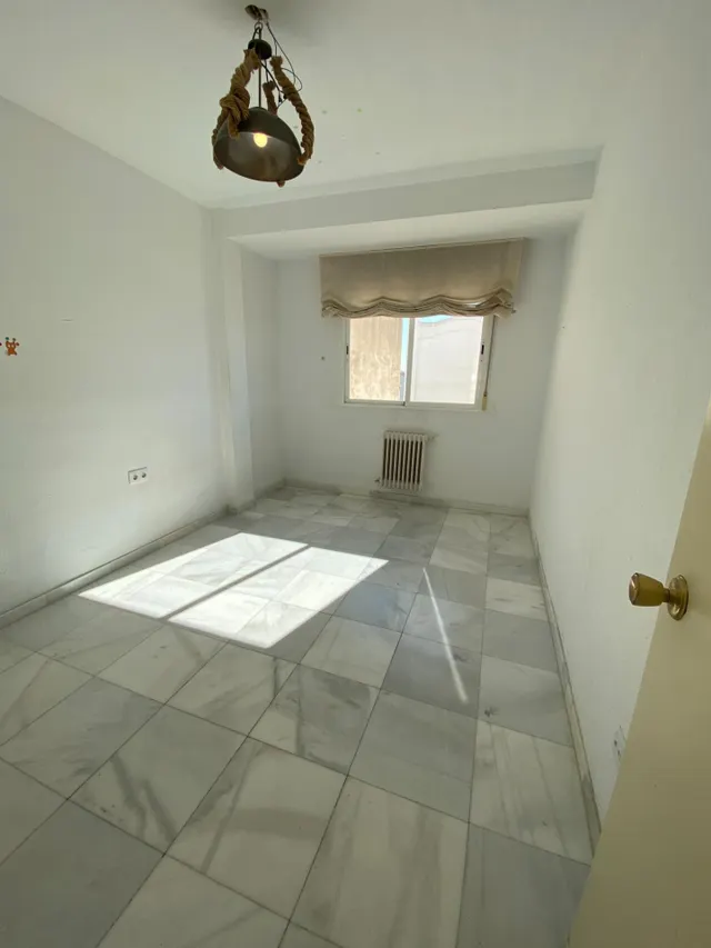 Alquiler de Piso con plaza de garaje y trastero, en Plaza Colón — 10