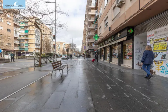 ¡Plaza de garaje en excelente ubicación! - CAMINO DE RONDA — 15