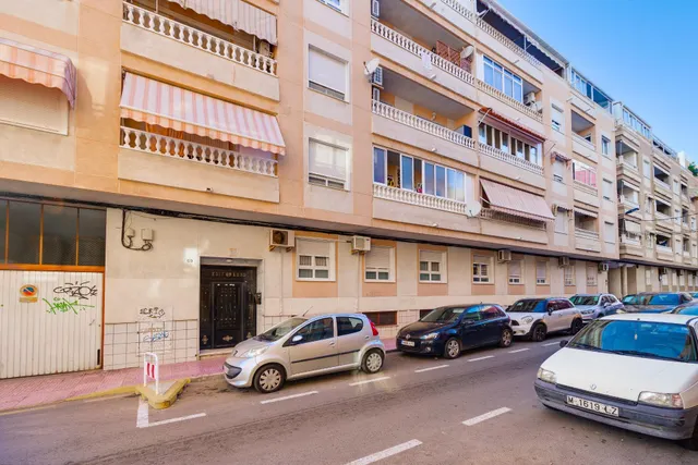 4 Dormitorios 2 baños  vivienda grande — 32