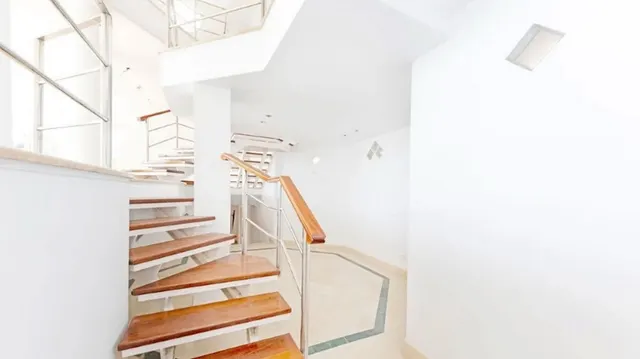 Chalet 5 habitaciones 919m² en venta - Puerto de la Torre — 28
