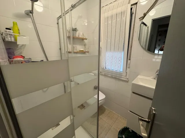 SE VENDE PISO AMPLIO Y REFORMADO — 9