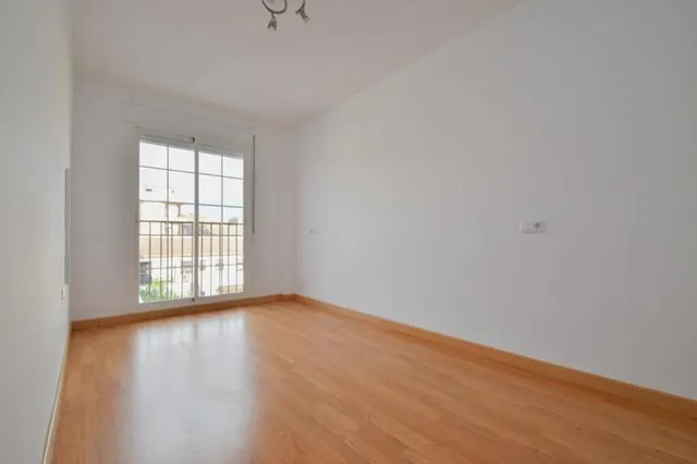 Piso con garaje en Láchar — 6