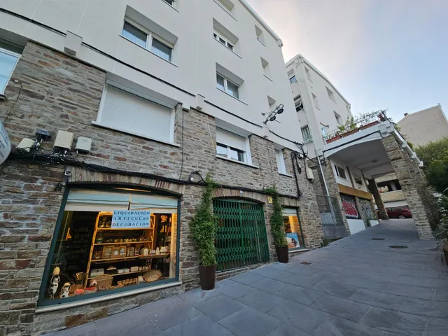SE VENDE LOCAL COMERCIAL EN EL ENSANCHE DE SANTIAGO — 9