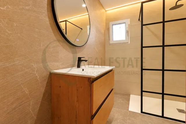 Chalet independiente a 100 m del mar con jardín y piscina en Cabo de las Huertas. — 44