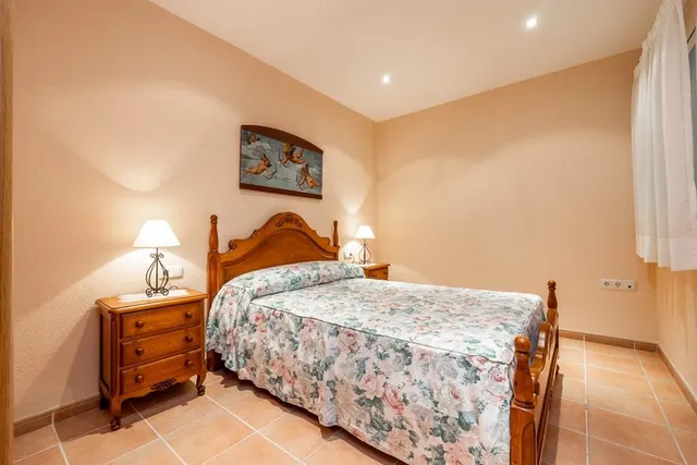 Piso en el centro de Granada, totalmente reformado con dos grandes dormitorios y un baño — 20