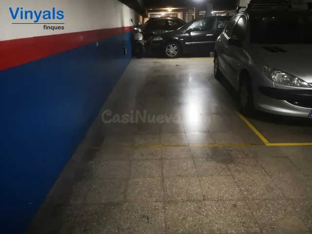 Plaza de parking pequeña — 3