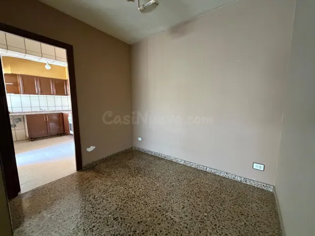 ADOSADO ESQUINERO A LA VENTA EN CASINOS - foto 4
