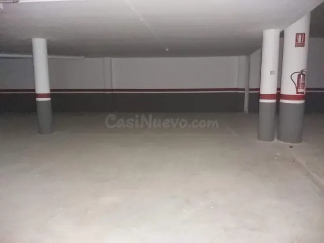 Garaje 32m² en alquiler - Barrio del Pilar - foto 2