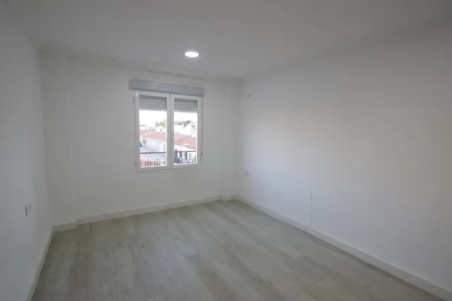 VIVIENDA TOTALMENTE REFORMADA SIN MUEBLES CON COCINA EQUIPADA — 7
