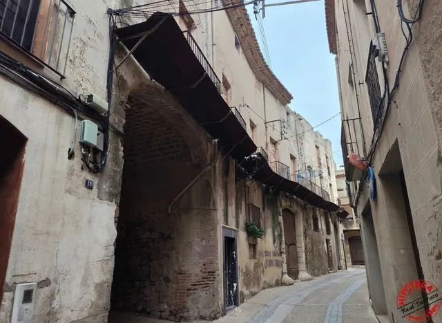 Edificio histórico para rehabilitar en pleno centro de Alforja – Gran oportunidad para inversión o promoción — 5