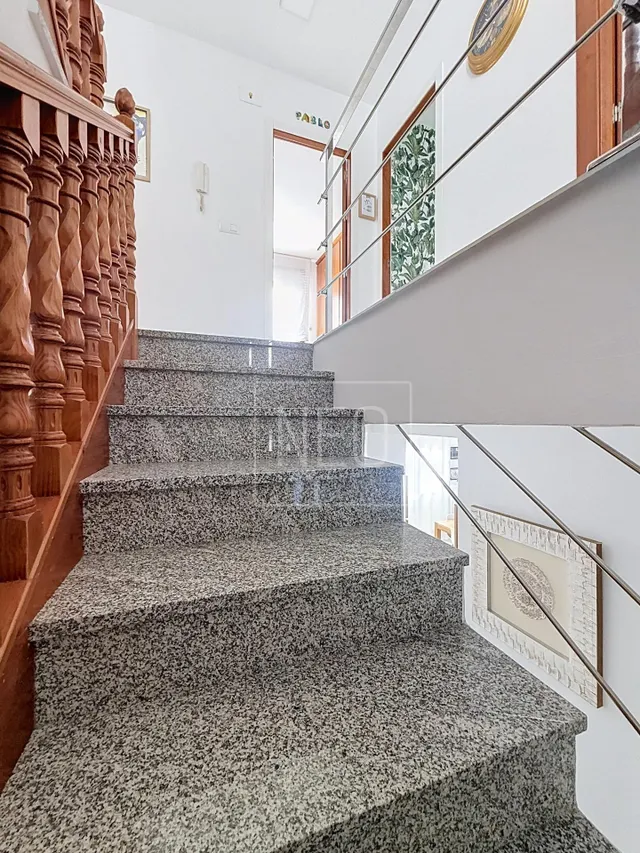 UNIFAMILIAR ADOSADO EN CALLE MAGALLANES, ZONA DE ZIDÍN, GRANADA. — 20