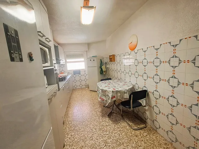 Piso de 3 dormitorios en 1ª linea de Las Delicias con plaza de parking — 13
