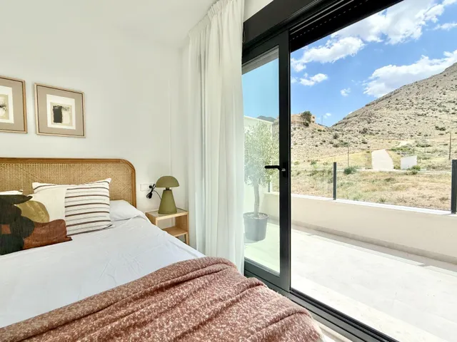 Moderno adosado en Cox con piscina y terraza privada — 16