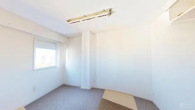 EXCELENTE ZONA, PISO TOTALMENTE EXTERIOR CON LA MEJOR ORIENTACION- ESTE, MUY LUMINOSO, 7º PISO, BUENA FINCA CARAVISTA. — 41