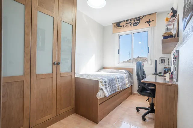 HUERCAL ALMERIA - LOS PINOS: TRIPLEX 4 DORMITORIOS + 3 BAÑOS + GARAJE SOTANO AMPLIO CON BODEGA + PATIO — 25