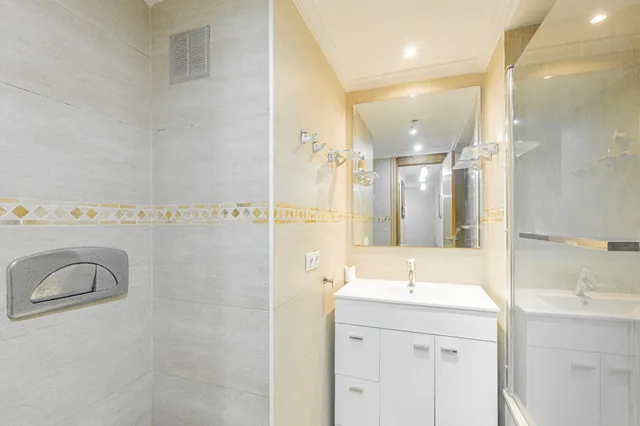 Primer piso reformado con ascensor, terraza y balcon, en bons aires — 15