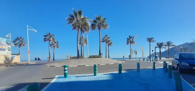 se vende restaurante, equipado a 50 de la playa. Terraza cerrada. — 21