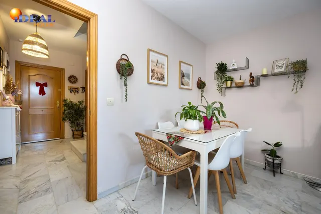 MARAVILLOSA CASA  A POCOS MINUTOS DEL CENTRO DE LA ZUBIA — 8