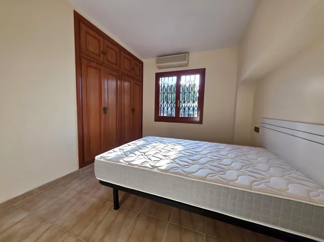 Villa en Gran Avenida de Benicàssim. Cerca del pueblo y de la playa del Voramar. 1700 m2 de parcela, — 28
