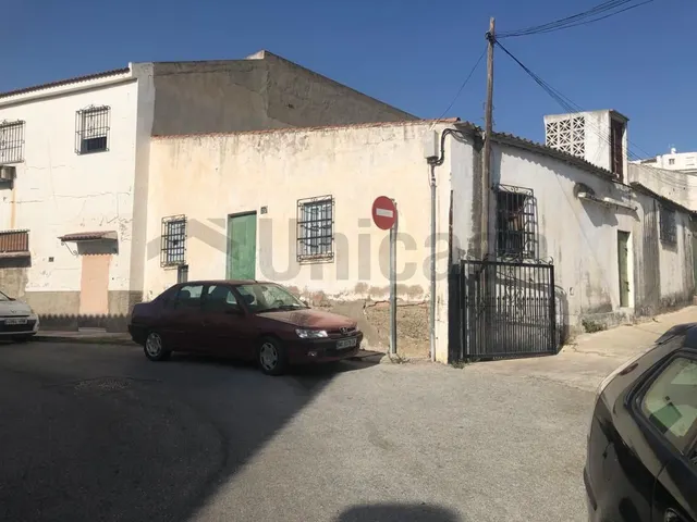 Local comercial 156m² en venta - Puerto de la Torre - foto 2