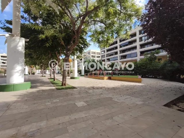 Fantástico apartamento de tres dormitorios a tan solo 300m de las playas de Guardamar del Segura, Alicante — 21